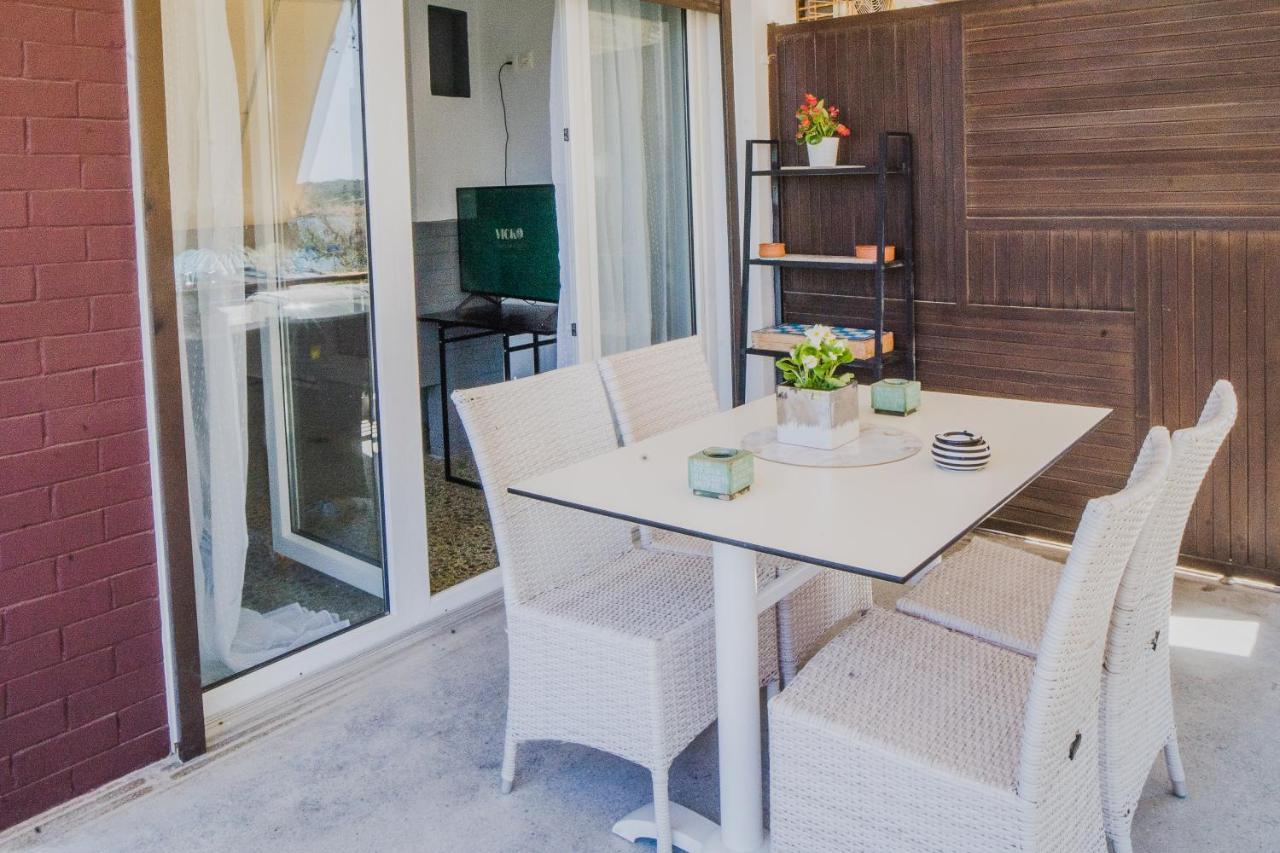 Green Apartment Ground Floor Feel Like Home Properties Saronida Exterior photo